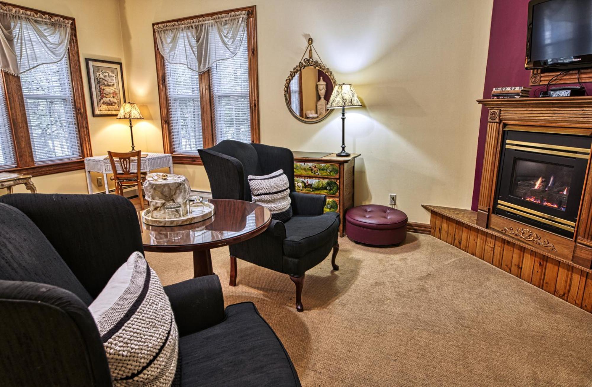 Rockwell Falls Inn And Wine Bar Lake Luzerne Bilik gambar