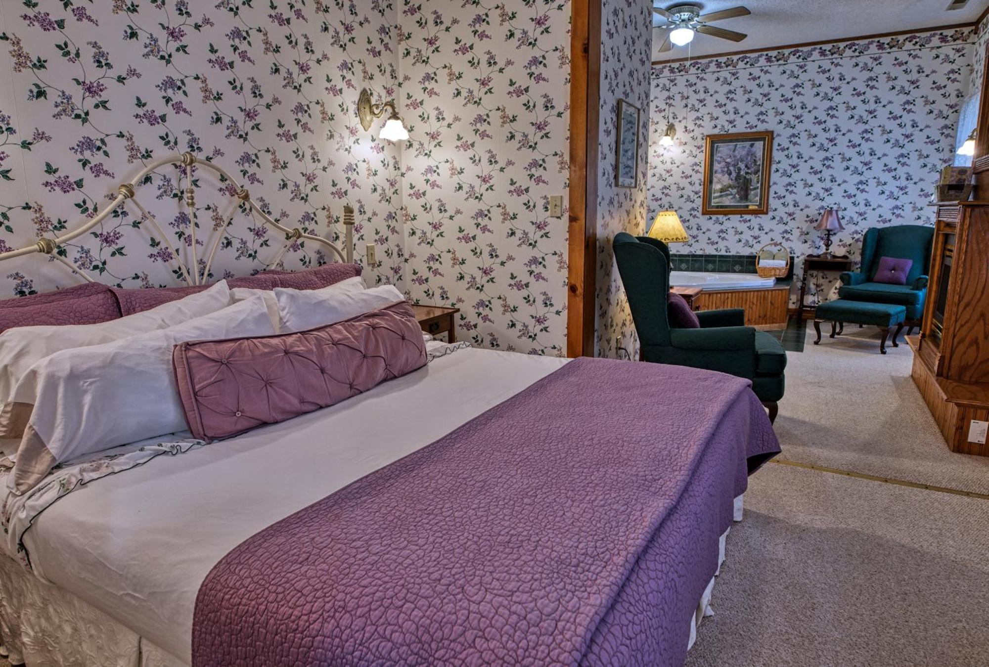 Rockwell Falls Inn And Wine Bar Lake Luzerne Bilik gambar