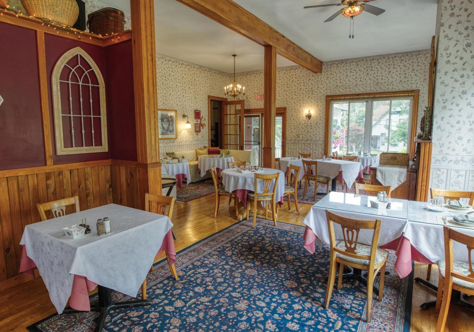 Rockwell Falls Inn And Wine Bar Lake Luzerne Luaran gambar