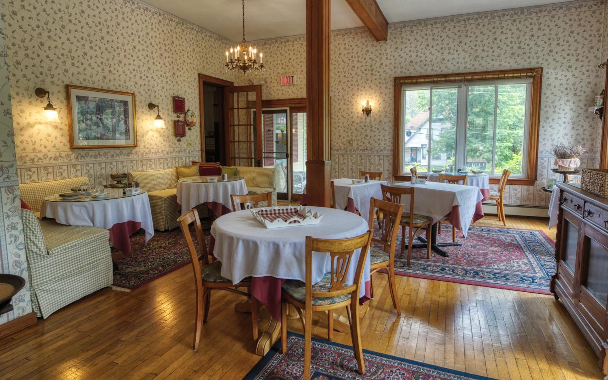 Rockwell Falls Inn And Wine Bar Lake Luzerne Luaran gambar