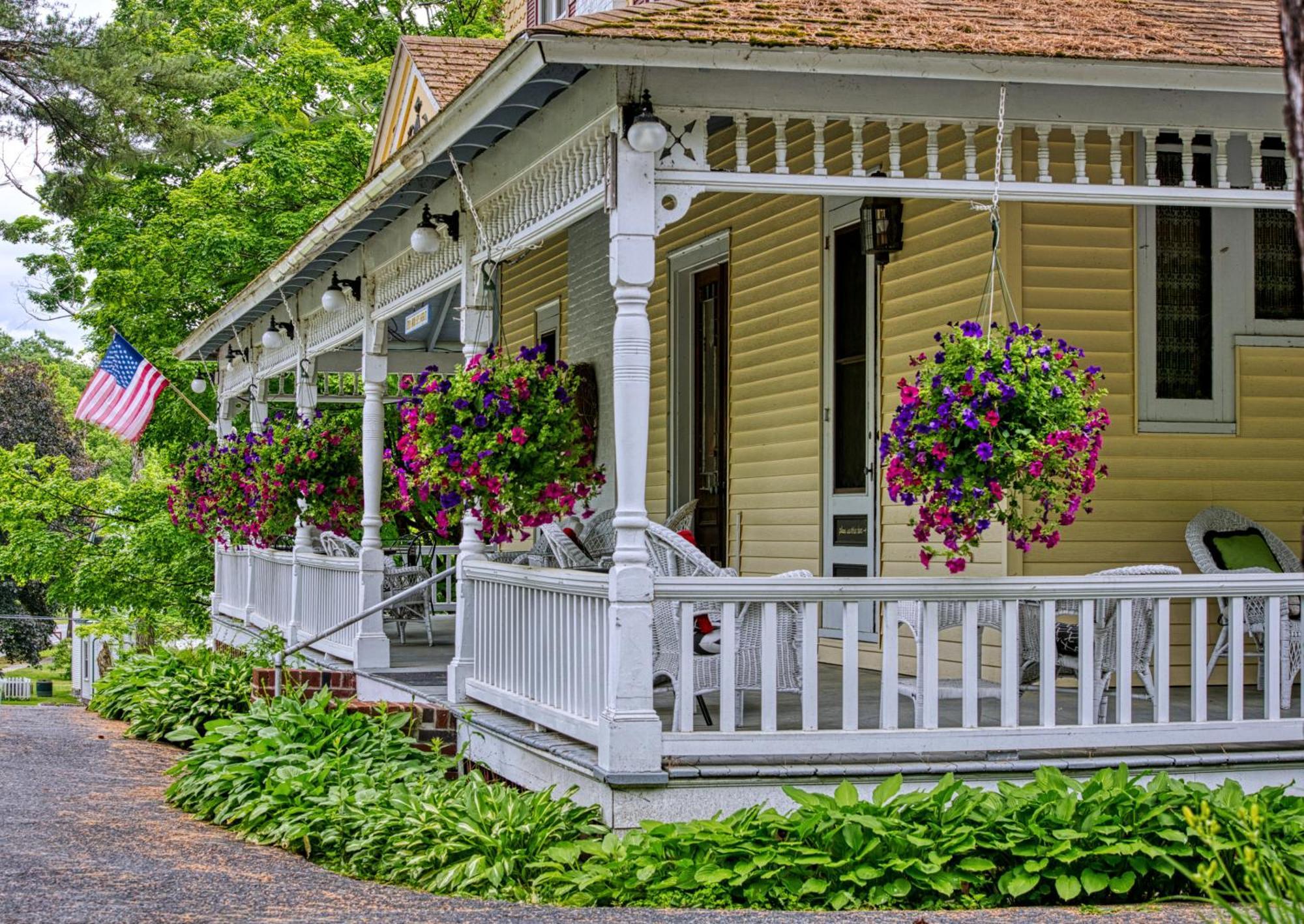 Rockwell Falls Inn And Wine Bar Lake Luzerne Luaran gambar
